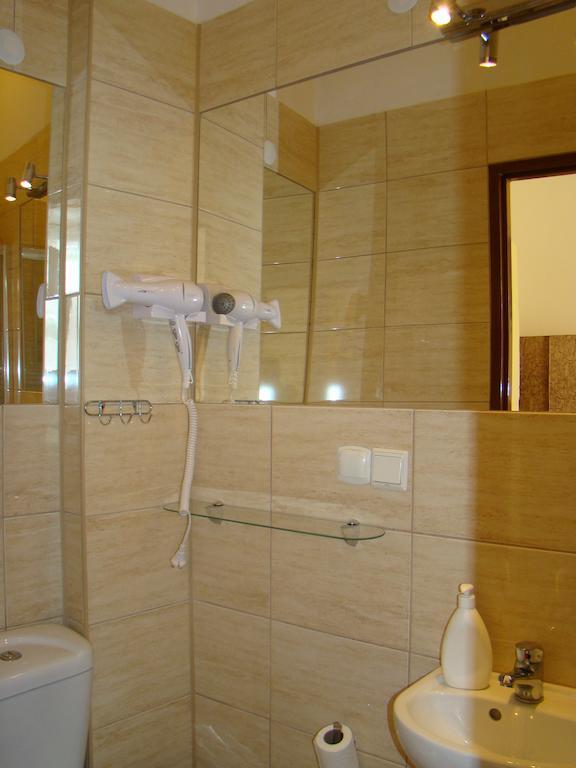 Hotel Polonia Намыслув Номер фото