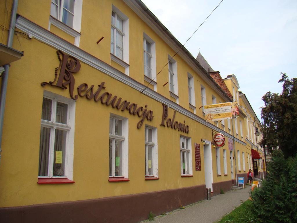 Hotel Polonia Намыслув Экстерьер фото